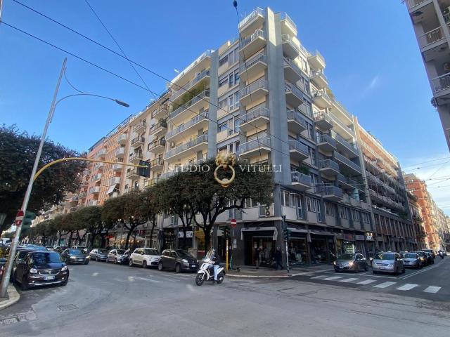 Appartamento in vendita di 145 m² in Corso Cavour, 130