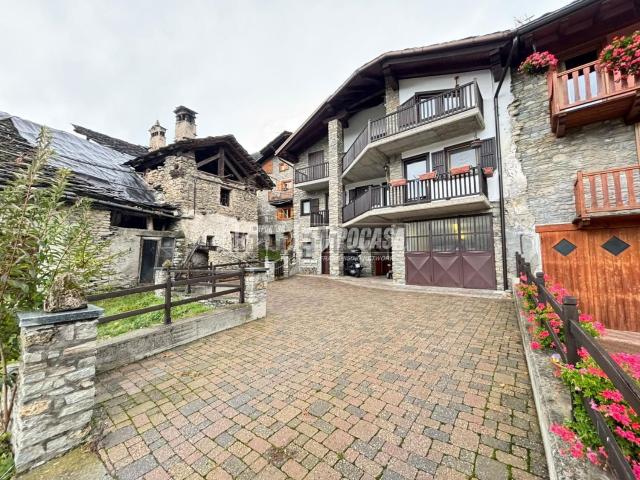 Appartamento in vendita di 145 m² in Frazione Fossaz Dessus, 3