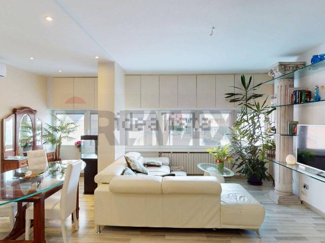 Appartamento in vendita di 145 m² in Piazza G.Marconi, 2