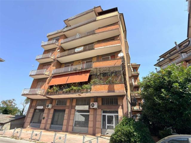 Appartamento in vendita di 146 m² in Via Cosenza, 12