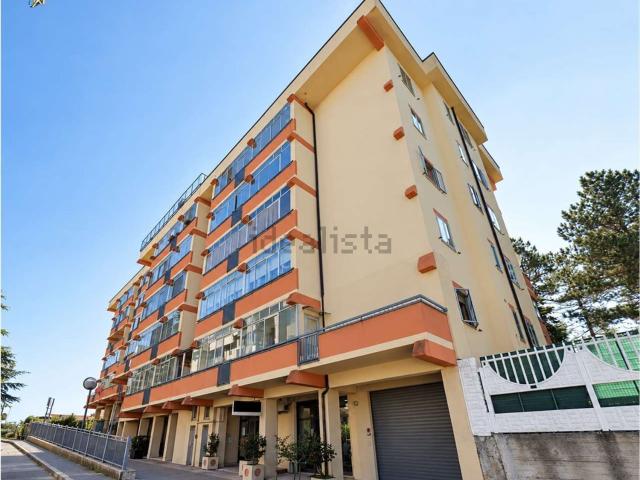 Appartamento in vendita di 146 m² in Via Augusto Bertazzoni, 24