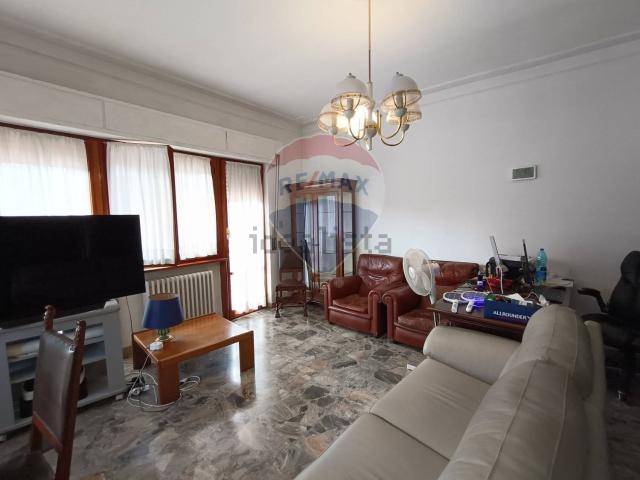 Appartamento in vendita di 146 m² in Via Genova, 27