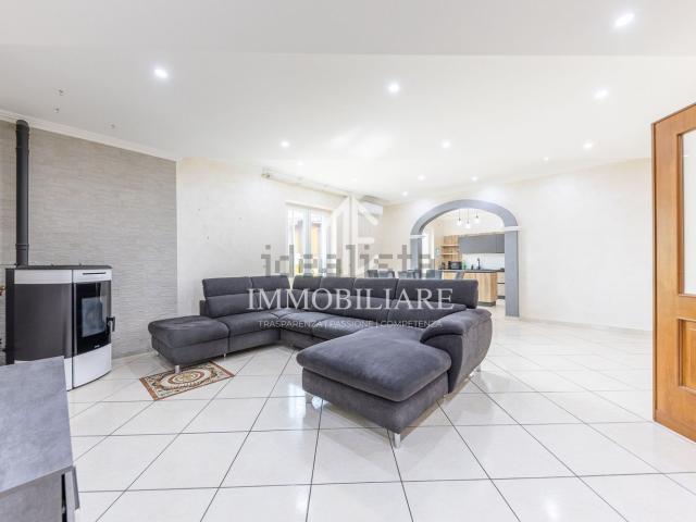 Appartamento in vendita di 146 m² in Via Giuseppe Garibaldi, 117