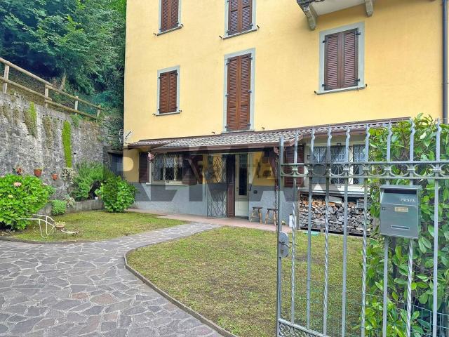 Appartamento in vendita di 146 m² in Via Giacomo Quarenghi, 33