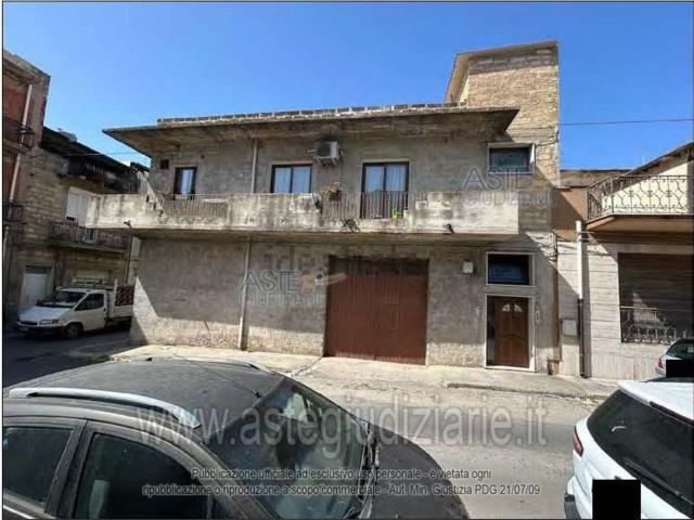 Appartamento in vendita di 146 m² in Via dei Vespri, 2