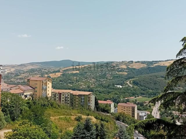 Appartamento in vendita di 146 m² in Via delle Querce, 17