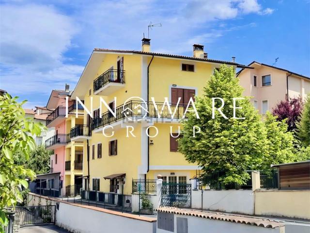 Appartamento in vendita di 146 m² in Via di Preturo