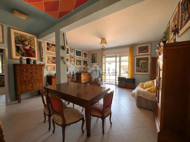 Appartamento in vendita di 146 m² in Via Evaristo Felice dall&apos Abaco, 7