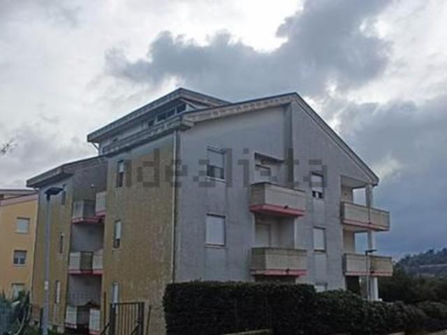 Appartamento in vendita di 146 m² in Via Fonte Canale