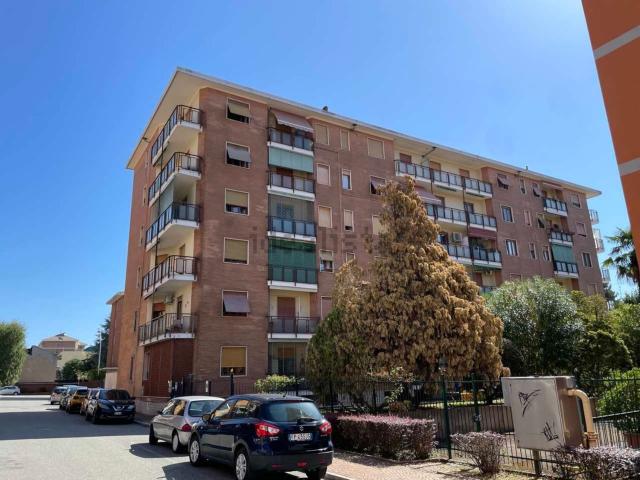 Appartamento in vendita di 146 m² in Via Oreste Mombello, 3