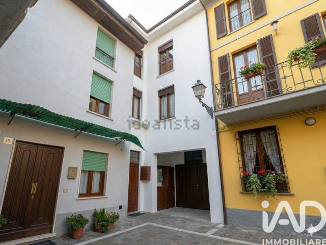 Appartamento in vendita di 146 m² in Via L. Zelioli, 19