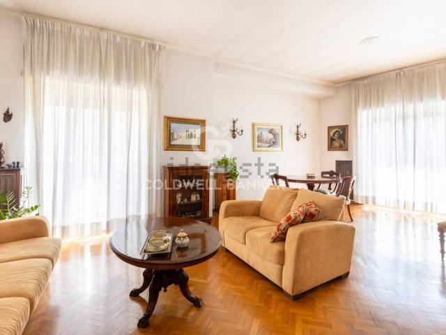 Appartamento in vendita di 146 m² in Via Lorenzo Bonincontri