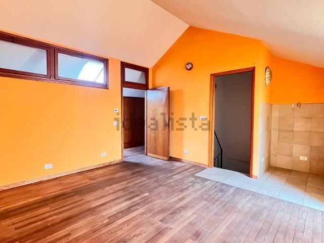 Appartamento in vendita di 146 m² in Via Silvio Pellico, 65