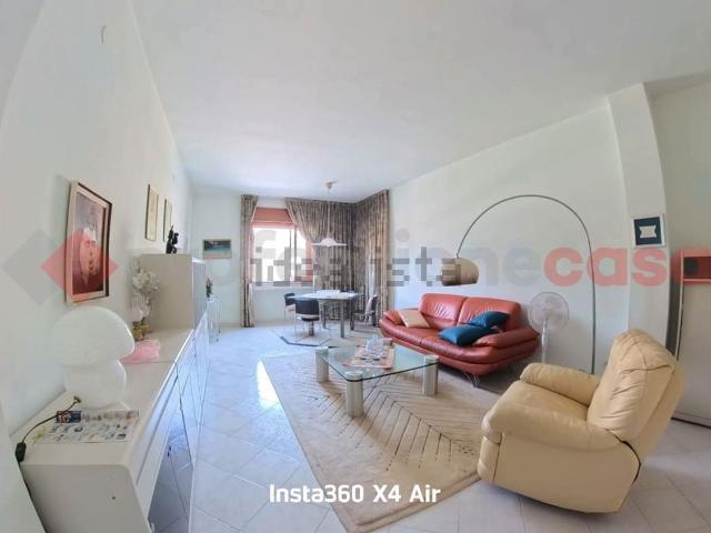 Appartamento in vendita di 146 m² in Viale Teracati