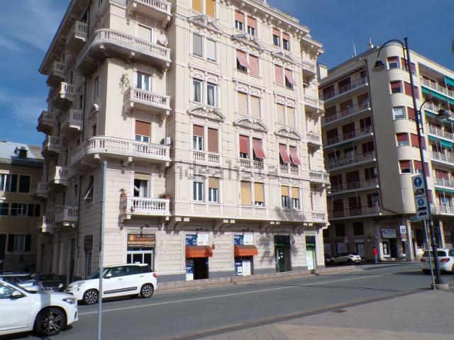Appartamento in vendita di 146 m² in Lungomare di Pegli, 5