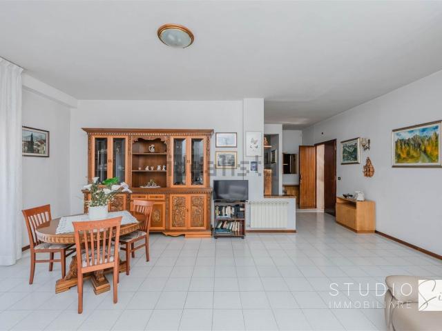 Appartamento in vendita di 147 m² in Via Amerigo Vespucci