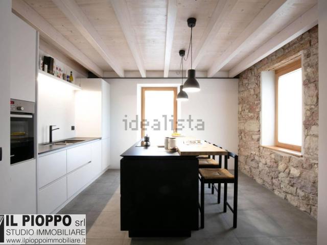 Appartamento in vendita di 147 m² in Via alla Cascata, 1
