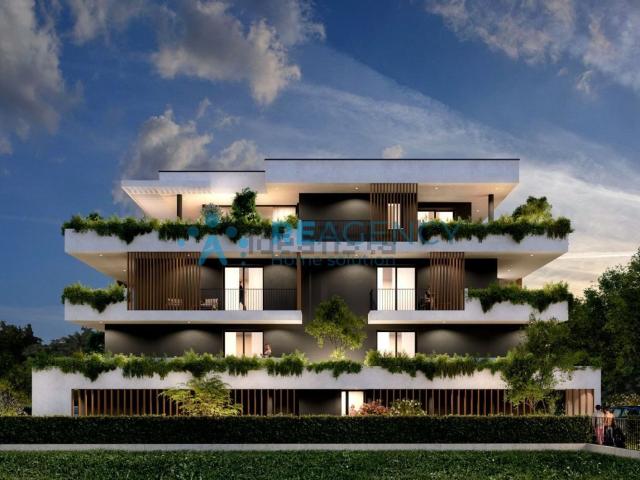 Appartamento in vendita di 147 m² in Via Battaglione Aosta