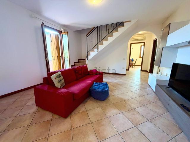Appartamento in vendita di 147 m² in Via G. Ungaretti, 3