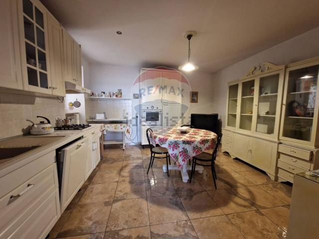 Appartamento in vendita di 147 m² in Via Giardino, 9