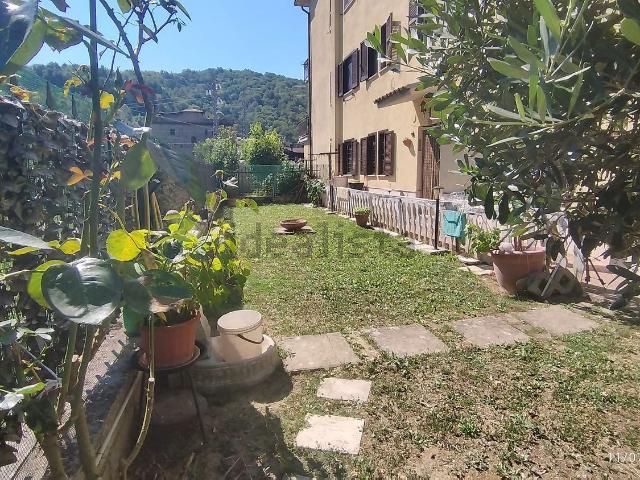 Appartamento in vendita di 147 m² in Via degli Alpini, 111