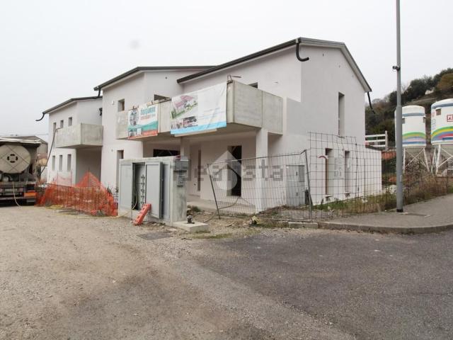 Appartamento in vendita di 147 m² in Via degli Alpini, 1