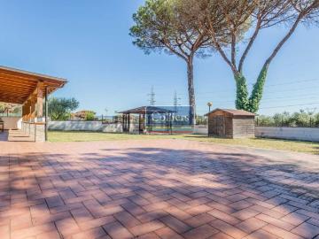 Appartamento in vendita di 147 m² in Via del Fosso di Monte Oliviero