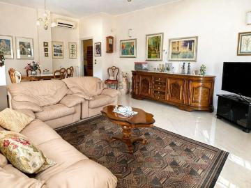 Appartamento in vendita di 147 m² in Via del Verde