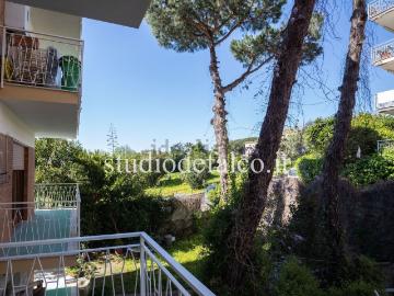 Appartamento in vendita di 147 m² in Via Francesco Petrarca