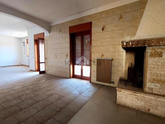 Appartamento in vendita di 147 m² in Via Luigi Einaudi