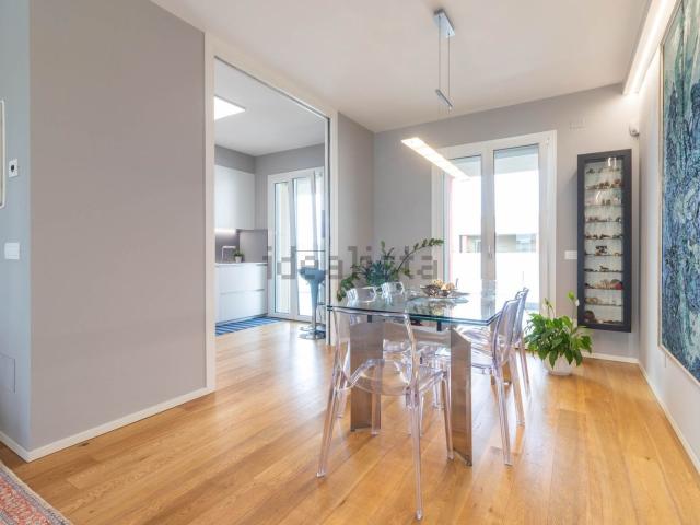 Appartamento in vendita di 147 m² in Via Mario Pinardi, 17