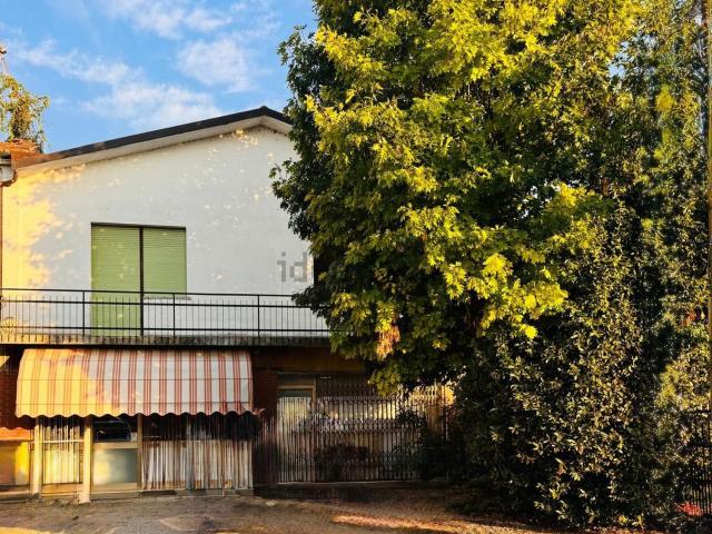 Appartamento in vendita di 147 m² in Via Municipale