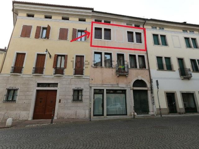 Appartamento in vendita di 147 m² in Via Santa Croce, 4
