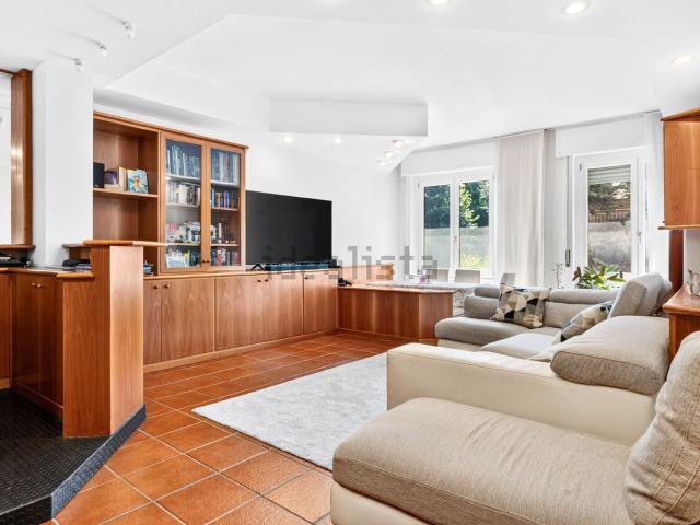 Appartamento in vendita di 147 m² in Via Varesina, 177