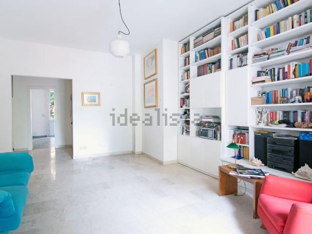 Appartamento in vendita di 147 m² in Via Zaccherini Alvisi