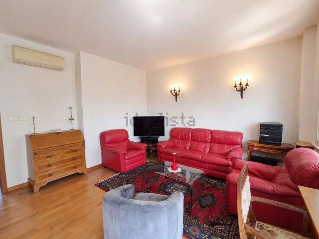 Appartamento in vendita di 147 m² in Viale Cavour