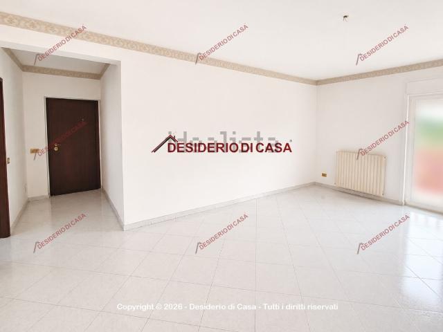 Appartamento in vendita di 147 m² in Viale Nicolò Azoti, 42