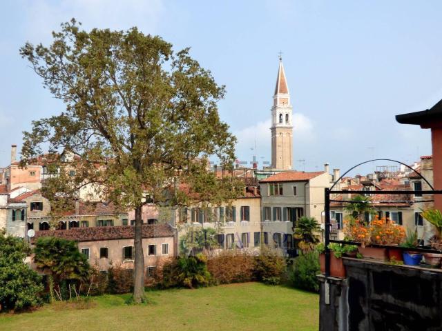 Appartamento in vendita di 147 m² in Calle dei Furlani, 3236