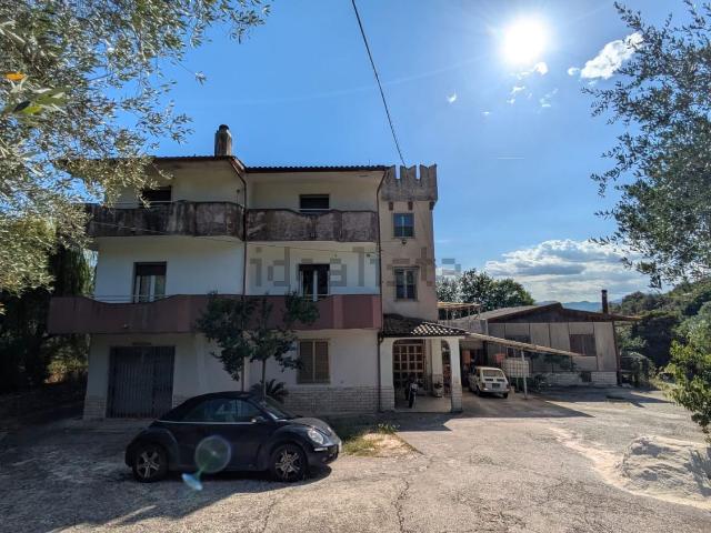 Appartamento in vendita di 147 m² in Contrada Grotte