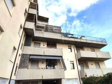 Appartamento in vendita di 147 m² in Strada del Pasubio