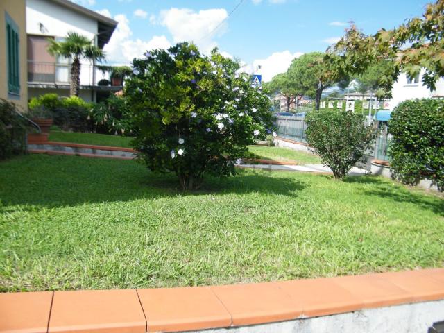 Appartamento in vendita di 148 m² in Via Cisa Sud