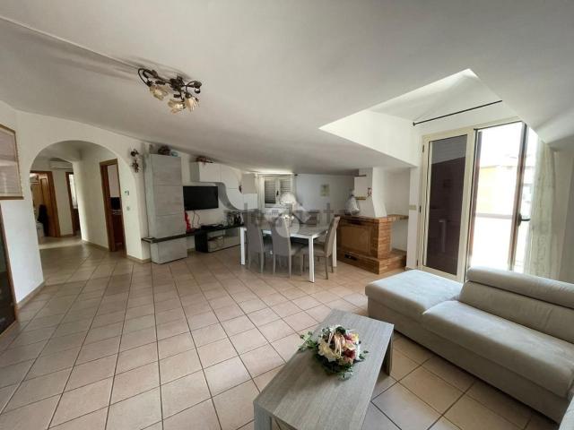 Appartamento in vendita di 148 m² in Via Adige, 6