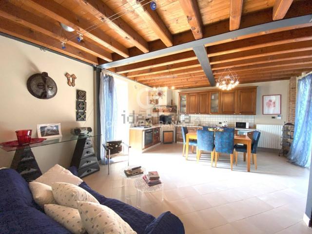 Appartamento in vendita di 148 m² in Via Bariselli, 5