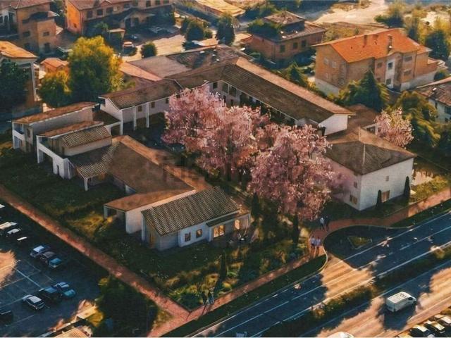 Appartamento in vendita di 148 m² in Via Emilia Ovest, 47