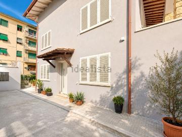 Appartamento in vendita di 148 m² in Via Francesco Petrarca