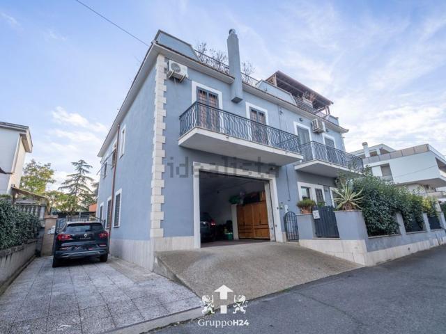 Appartamento in vendita di 148 m² in Via Palaverta, 152