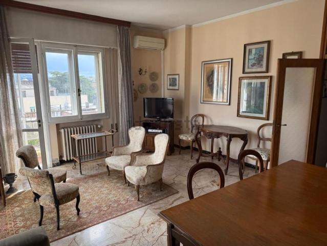 Appartamento in vendita di 148 m² in Via Roma