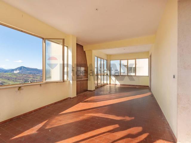 Appartamento in vendita di 148 m² in Via Umbria, 5