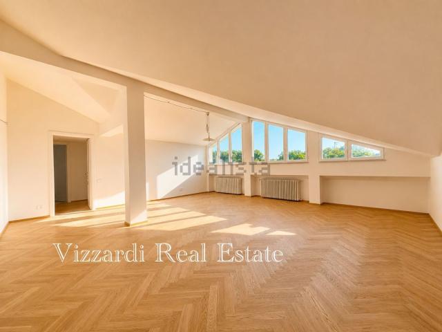 Appartamento in vendita di 148 m² in Viale C. Battisti, 1