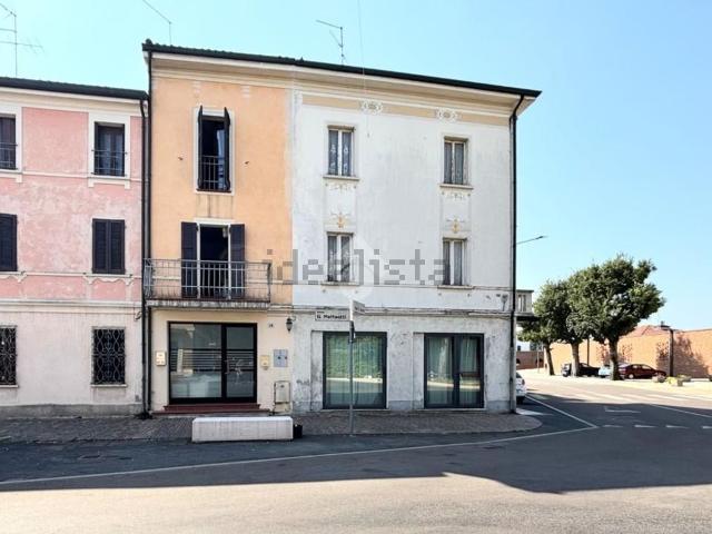 Appartamento in vendita di 148 m² in Piazza Giacomo Matteotti, 30